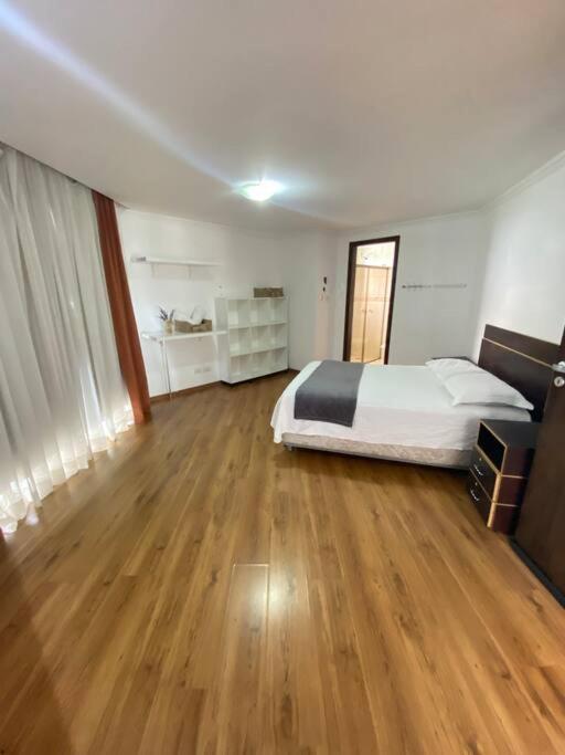 Sobrado Espacoso Em Santa Felicidade Curitiba Buitenkant foto